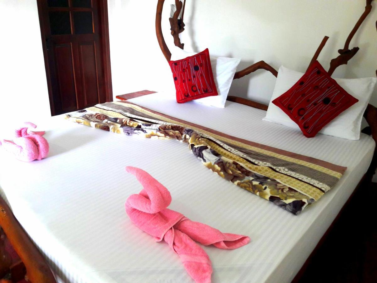 Bed and Breakfast La Rochelle Элла Экстерьер фото