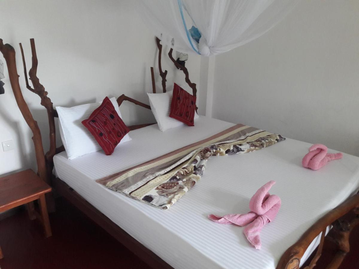 Bed and Breakfast La Rochelle Элла Экстерьер фото